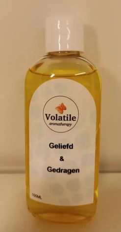 Volatile Massageolie geliefd & gedragen