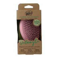 Wet Brush Go green palm detangler pink water